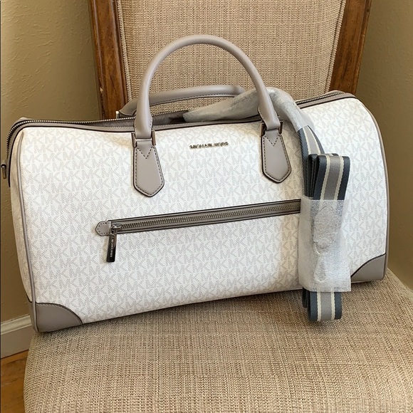 Michael Kors Travel Duffle Bright White / Grey - Picture 4 of 8